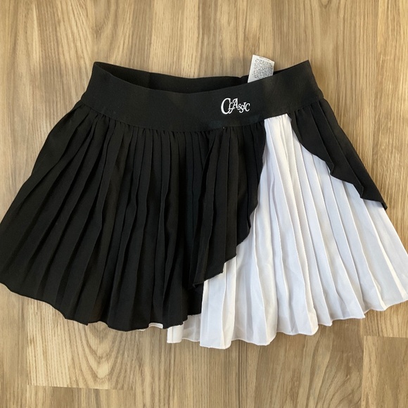 SHEIN Dresses & Skirts - Pleated tennis/golf skirt size s/4 NWOT